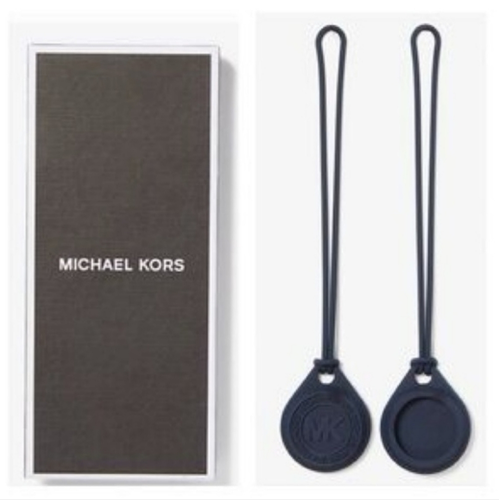 Michael Kors Embossed Apple Air Tag Case Set Navy
